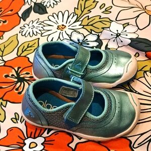 COPY - Plae, Size 8, Hook and Loop